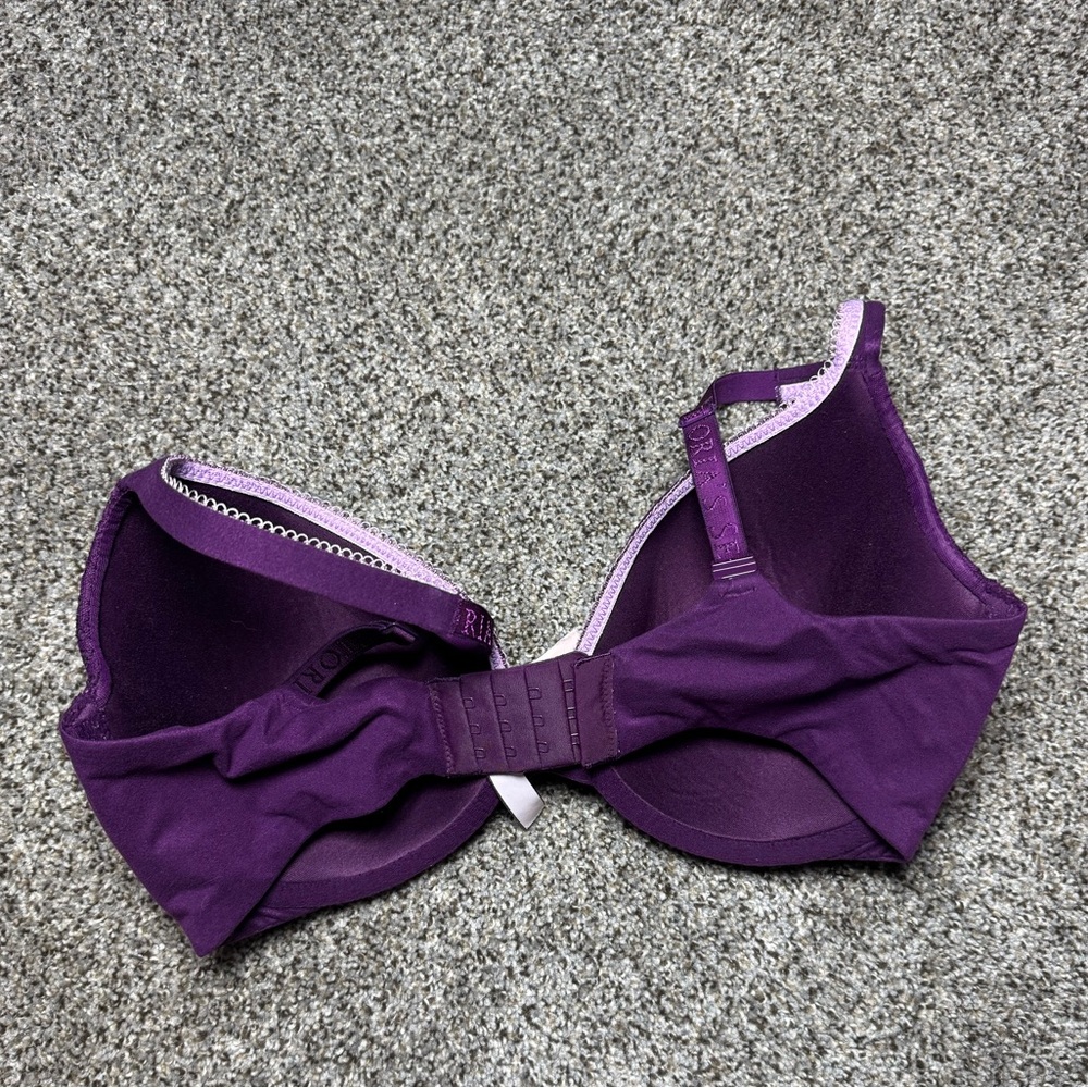 Victoria’s Secret Bra - Picture 2 of 6